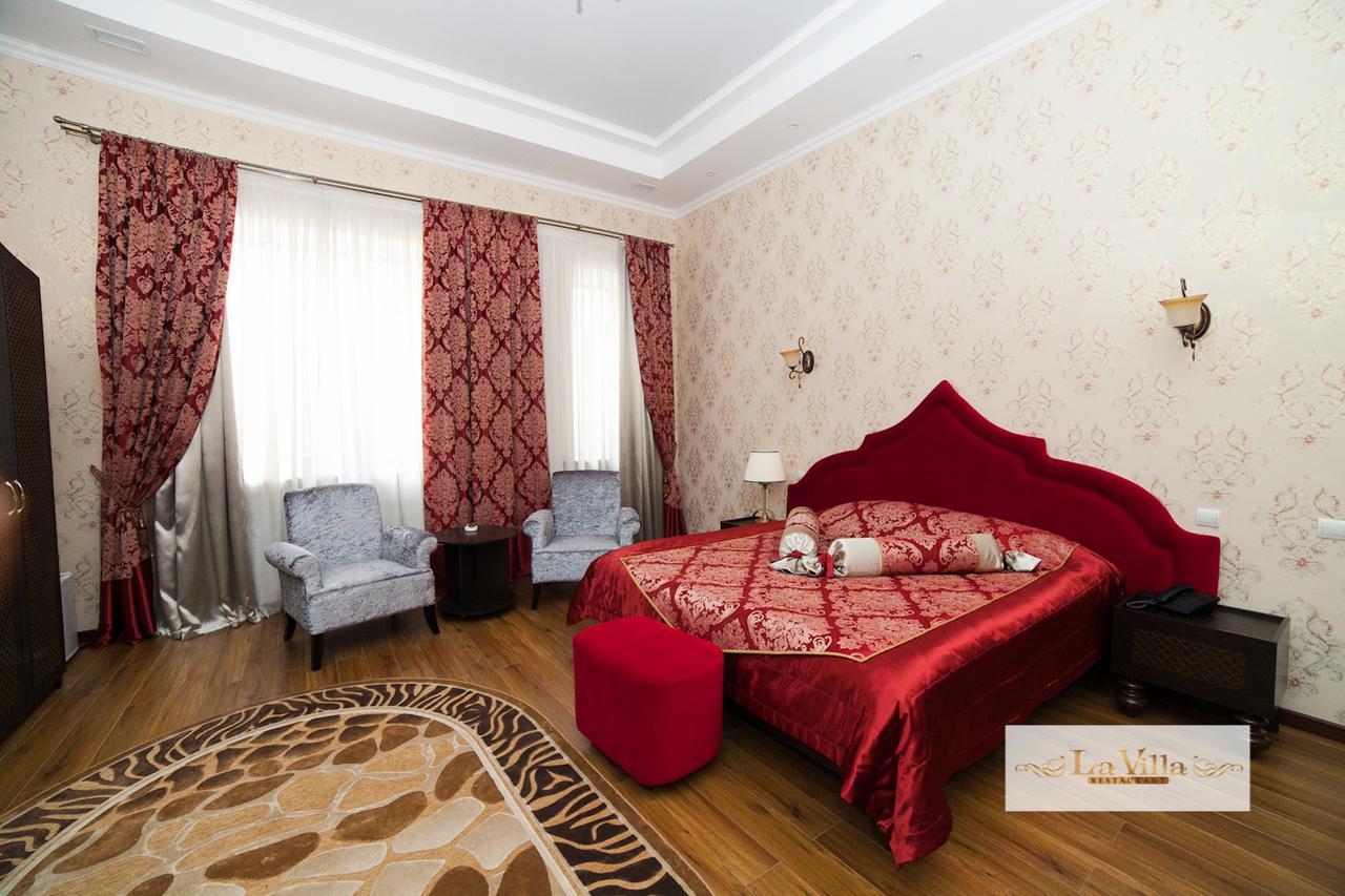 Park Hotel Karagandy Buitenkant foto