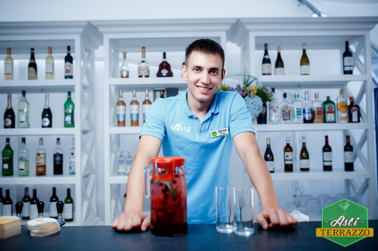 Park Hotel Karagandy Buitenkant foto