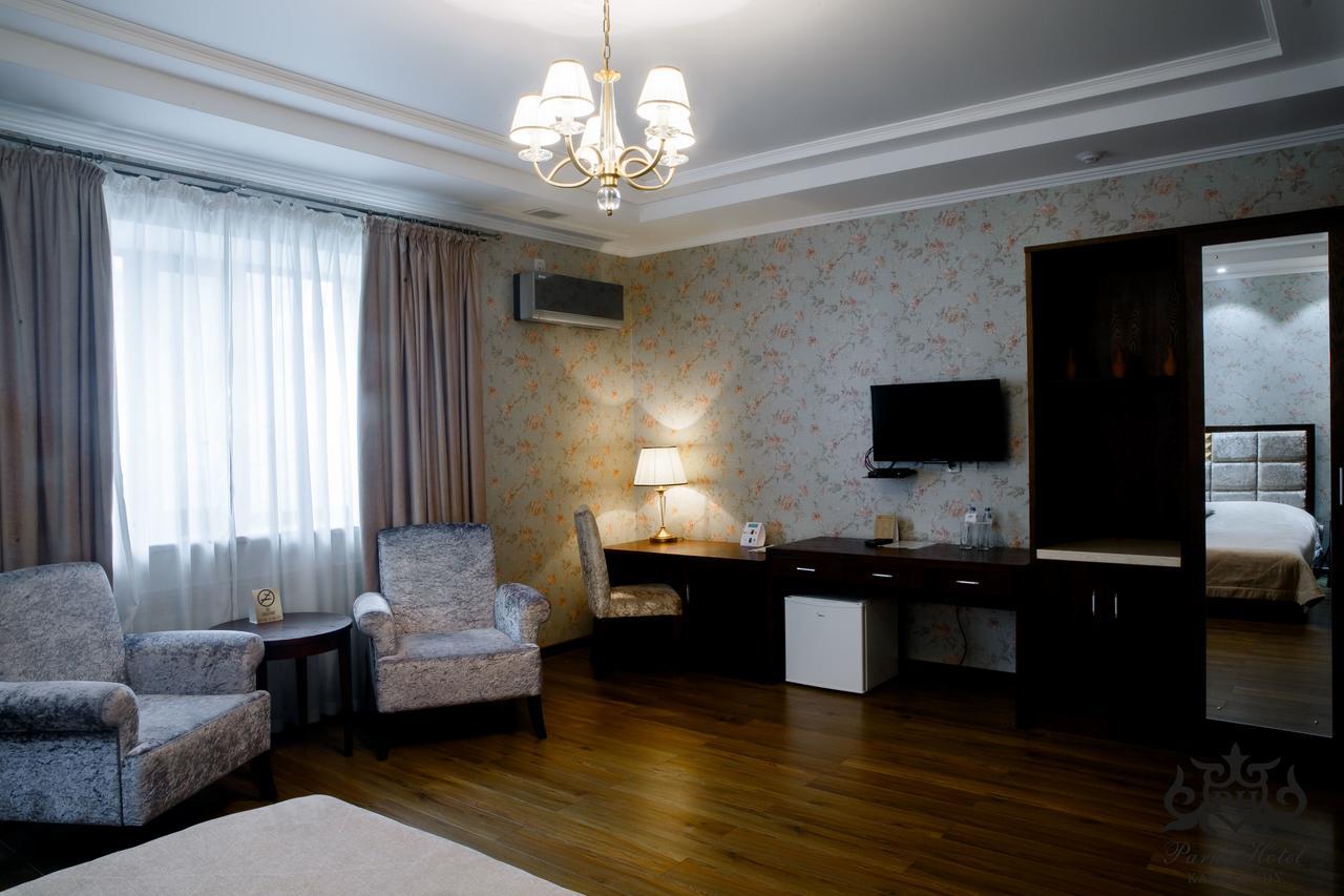 Park Hotel Karagandy Buitenkant foto