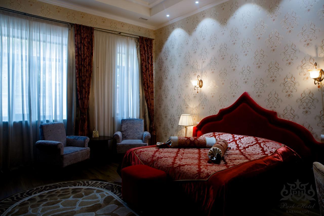 Park Hotel Karagandy Buitenkant foto